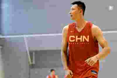 阿联退役！媒体人：这个夏天 中国篮球到底要失去多少